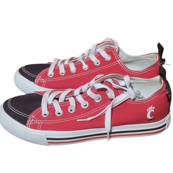 SKICKS Cincinnati Bearcats Low Top Womens Shoes Sneakers Size 7 - Picture 1 of 9